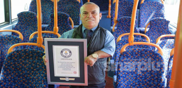 Pemandu bas terpendek di dunia, pecah rekod dunia Guinness!