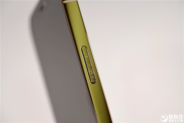 iPhone 12 mengalami masalah kosmetik cat tertanggal, timbul keraguan pengguna
