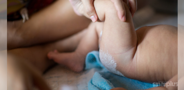 Elak guna bedak talkum jika bayi alami ruam lampin, ini 10 tip mudah atasi masalah itu