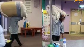 [VIDEO] Nurse suruh pindah katil, pesakit warga asing, angkut tilam sekali