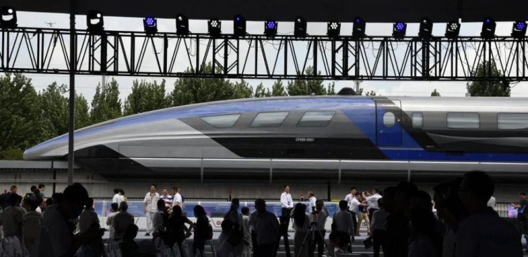 China lancar kereta api laju di dunia, capai 600 kilometer sejam