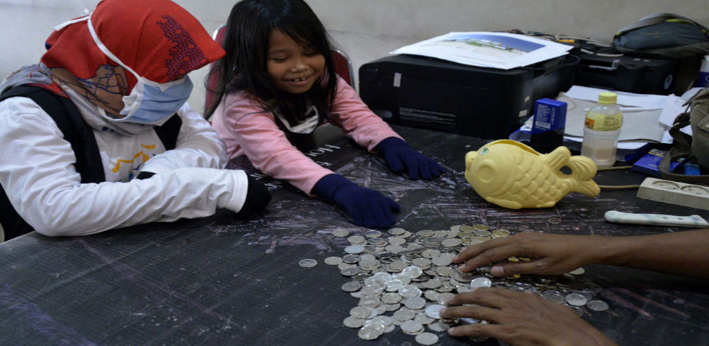Covid-19: Kanak-kanak 6 tahun derma duit tabung untuk petugas hospital