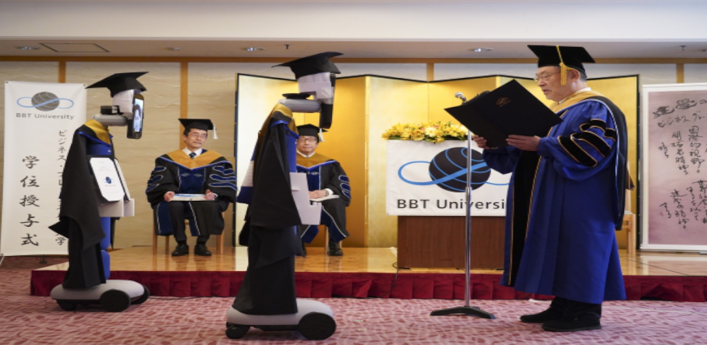 Covid-19: Majlis graduasi guna robot ganti siswazah