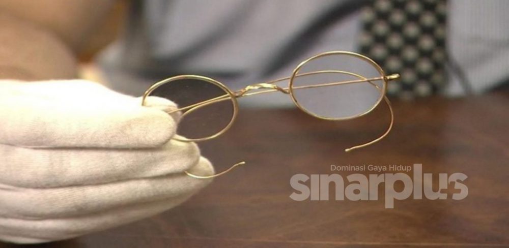 Cermin mata Mahatma Gandhi dilelong dengan harga RM1.42 juta, tertinggi dalam sejarah