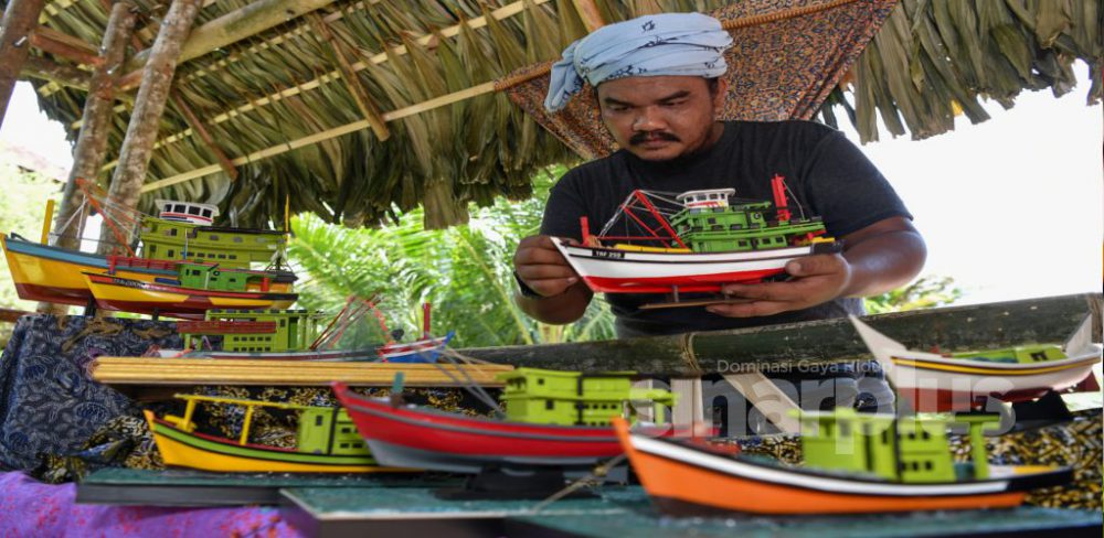 Belajar seni pembuatan bot sejak usia 12 tahun, kini sumber pendapatan lumayan.
