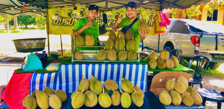 Pakej buru durian tengah malam jadi trending? Apa kata usahawan durian ni...