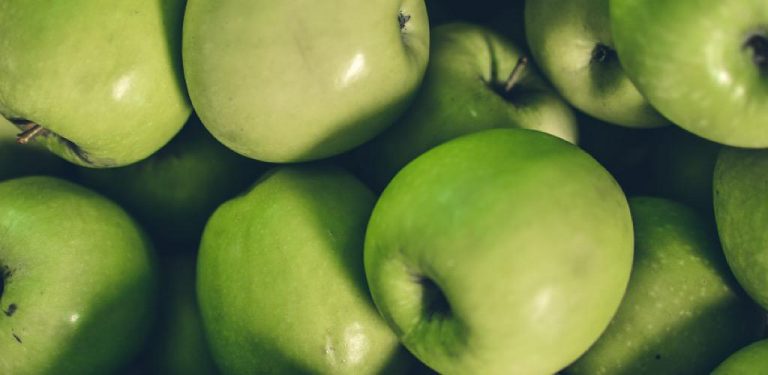 Tiga jenis resipi jus detoks epal