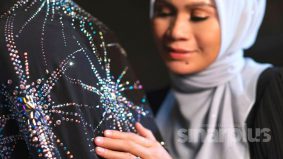 Selendang premium berharga ribuan ringgit memikat hati hijabi moden