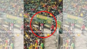 [VIDEO] Gelagat abang rider cari customer pesan makanan dalam stadium dibanjiri penonton undang simpati ramai