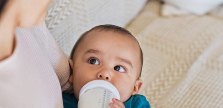 Petua 'ceraikan' anak dengan botol susu seawal usia 6 bulan