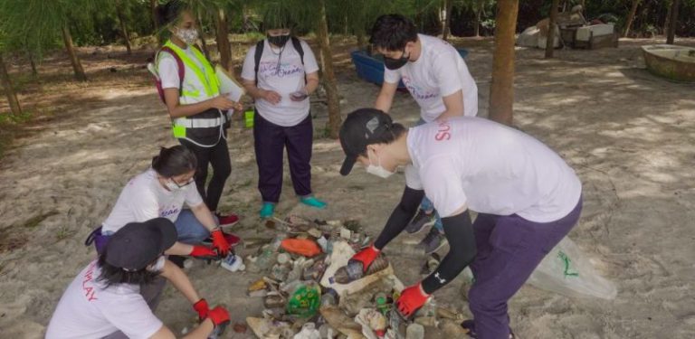 Bersihkan tujuh pantai di sekitar Lembah Klang, inisiatif Sunplay dan GoM dihargai ramai   